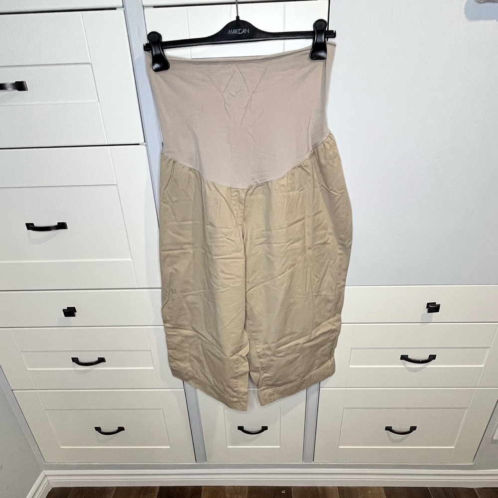 Motherhood maternity. Casual Capri. Full belly cover. Stretch. Beige. Tan.